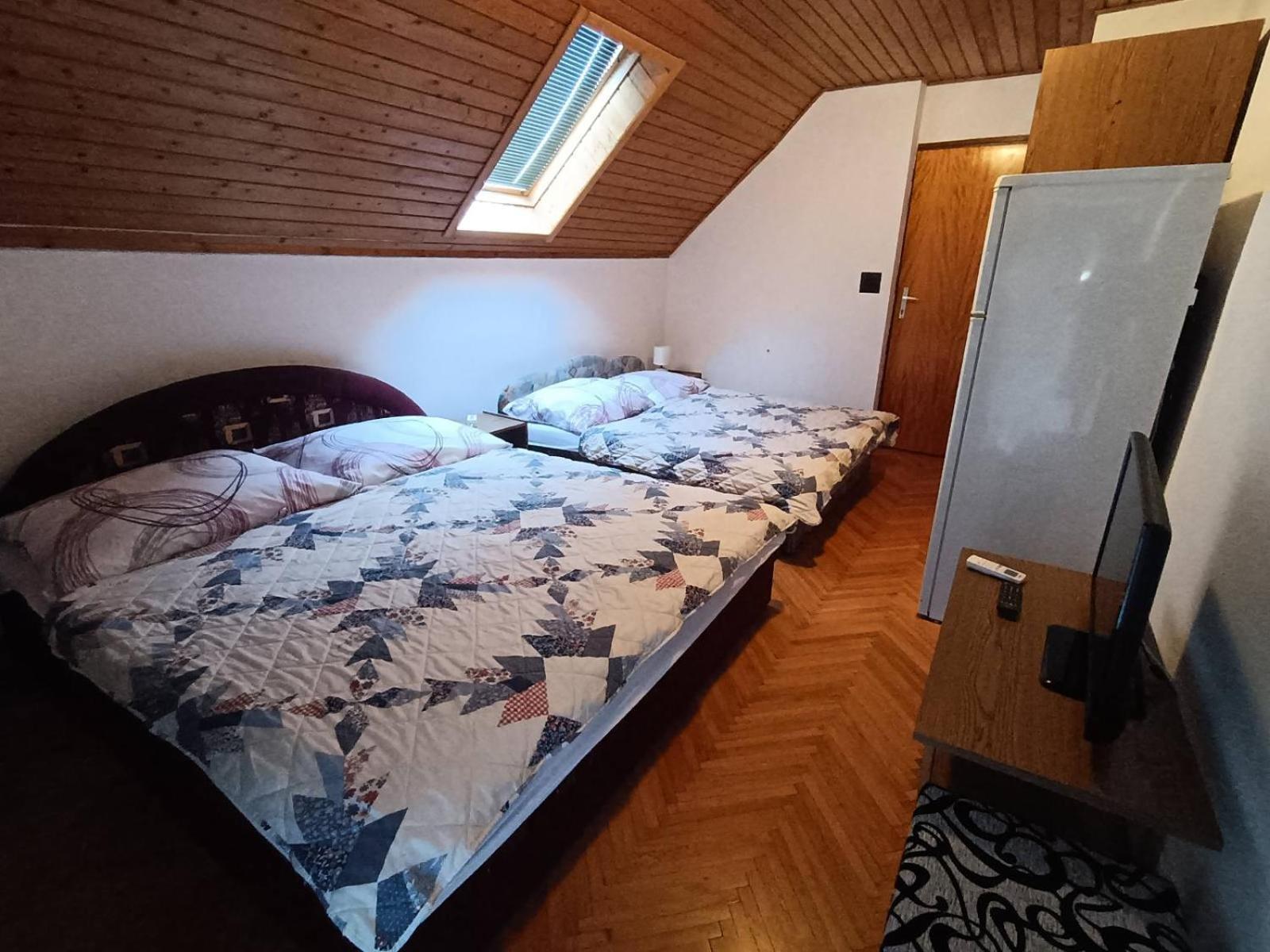 Szuzanna Fenyves Panzio Bed and Breakfast Siófok Buitenkant foto