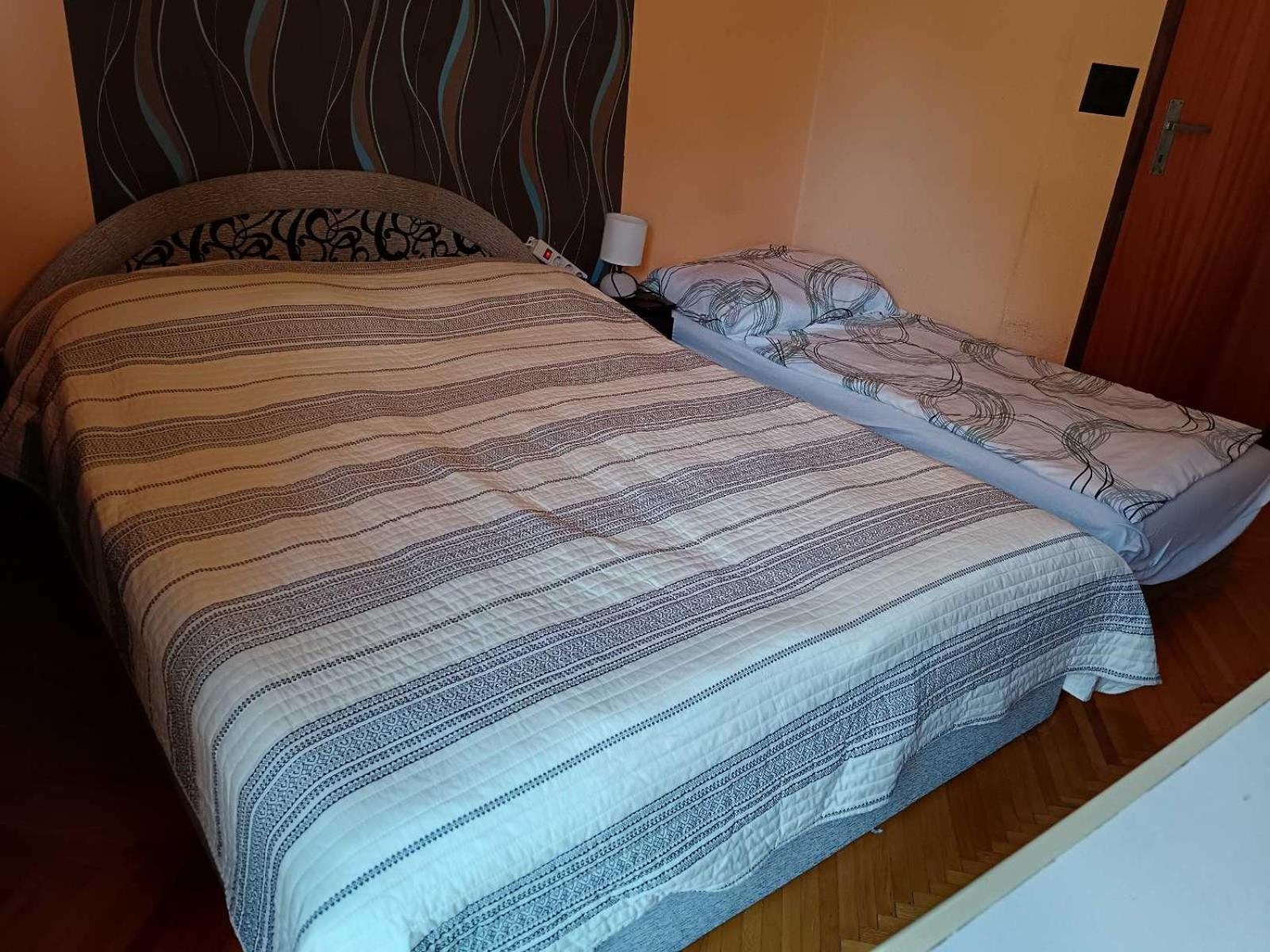 Szuzanna Fenyves Panzio Bed and Breakfast Siófok Buitenkant foto